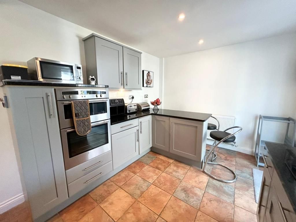 Property photo 3 of 17 3