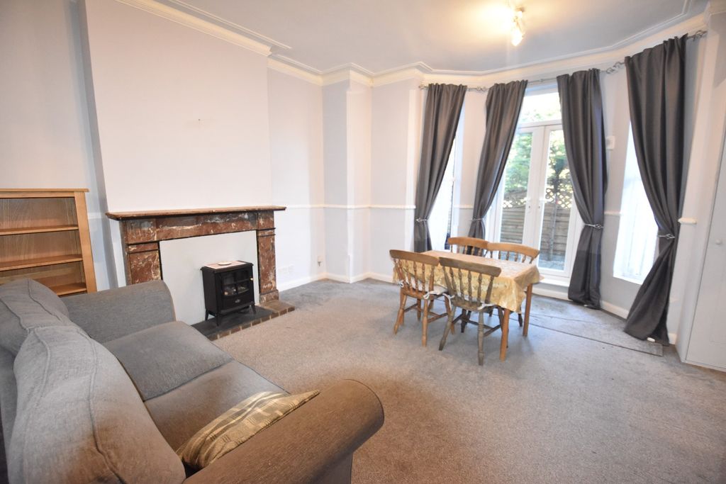 Property photo 2 of 9 2174083