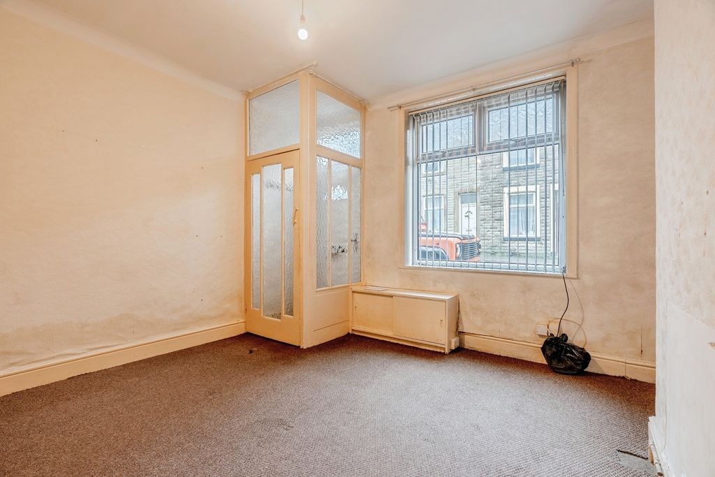 Property photo 2 of 12 Pbox-Img.Jpg