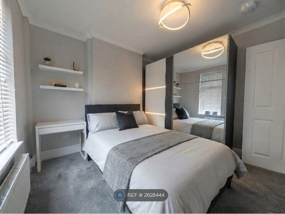 Property photo 2 of 7 Room 1