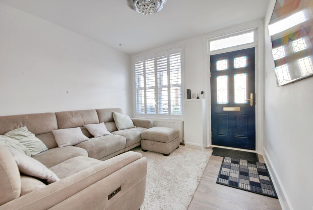 Property photo 2 of 8 Pbox-Img.Jpg