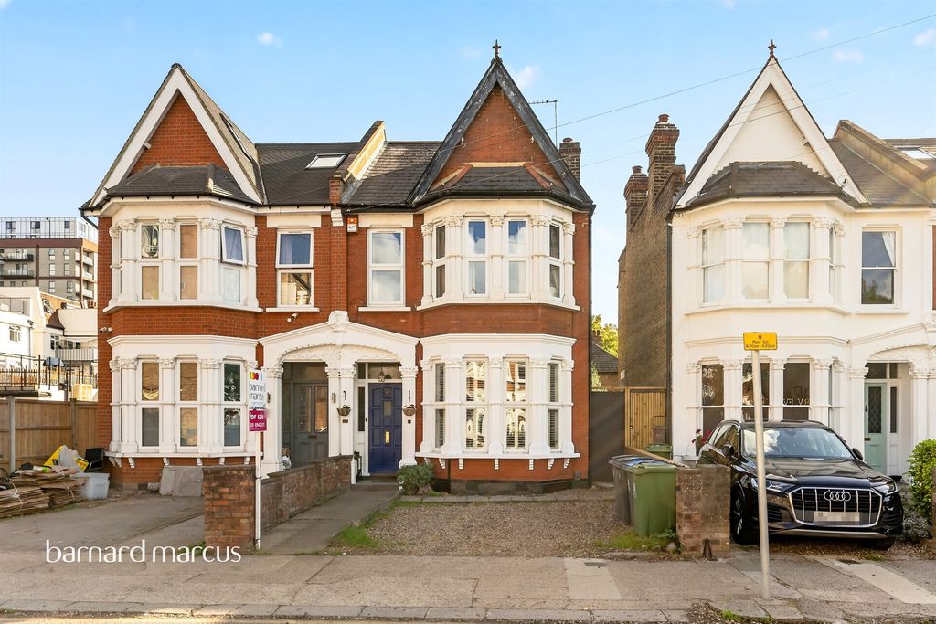 Property photo 1 of 13