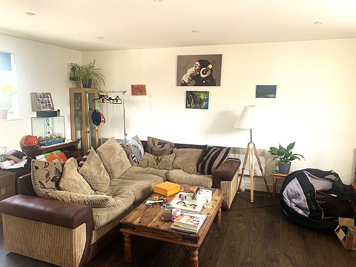 Property photo 2 of 6 8 Carisbrook Lounge 2.Png