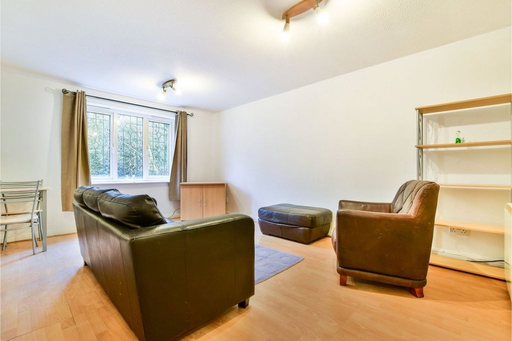 Property photo 2 of 10 Living Room/Dining R