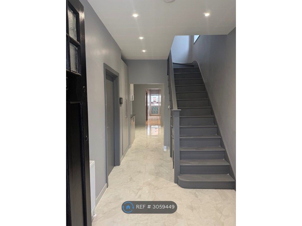 Property photo 2 of 35 Hallway