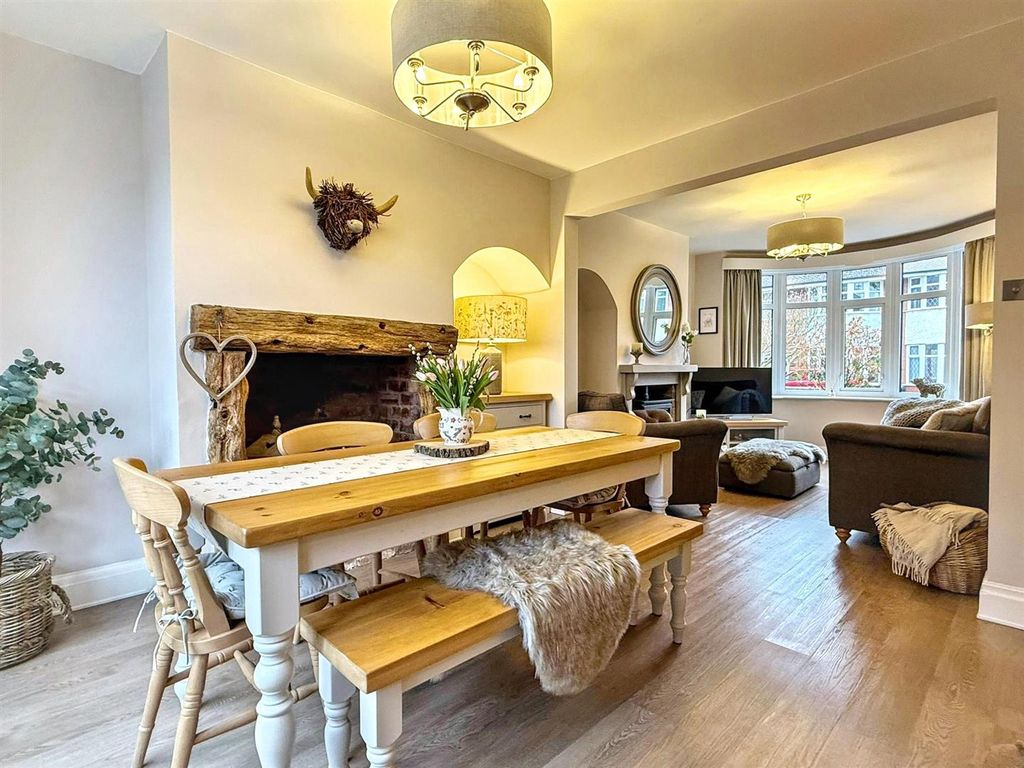 Property photo 3 of 28 Dining Room