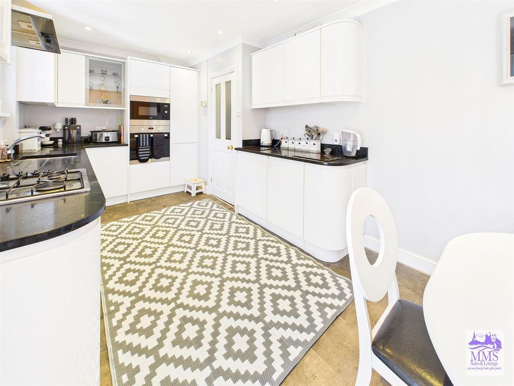 Property photo 1 of 26 Cam04098G0-Pr0064-Still012.Jpg