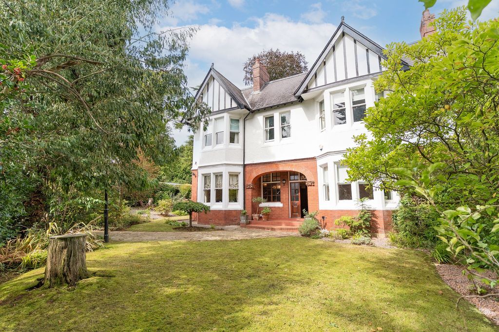 Property photo 1 of 40
