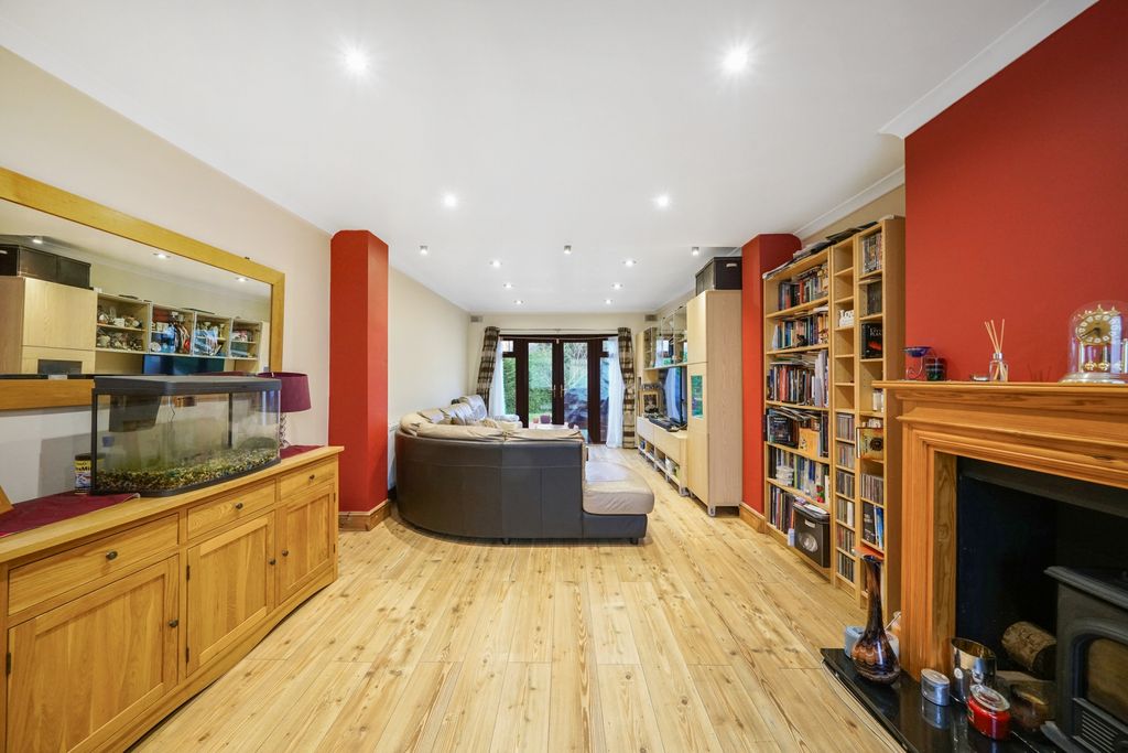 Property photo 1 of 12 Reception