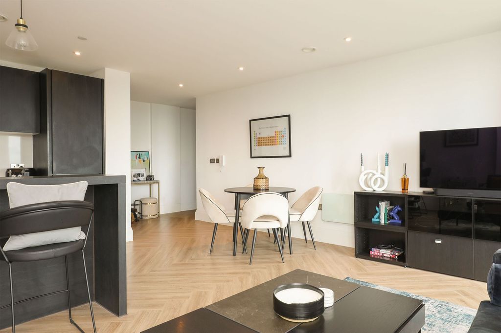 Additional image 5 of 2 bed flat for saleHallam Towers, Fulwood Road, Sheffield S10