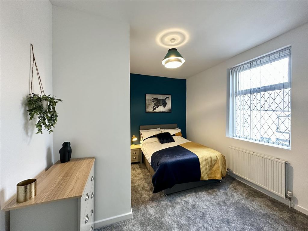 Property photo 1 of 5 Bedroom 3 Ensuite