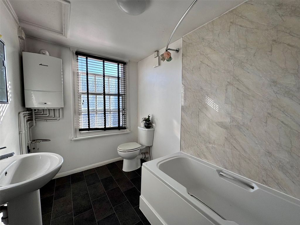 Property photo 2 of 8 Bathroom