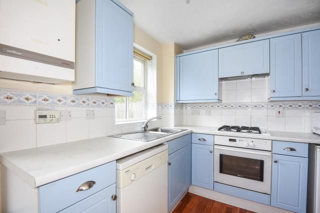 Property photo 2 of 10 Kitchen