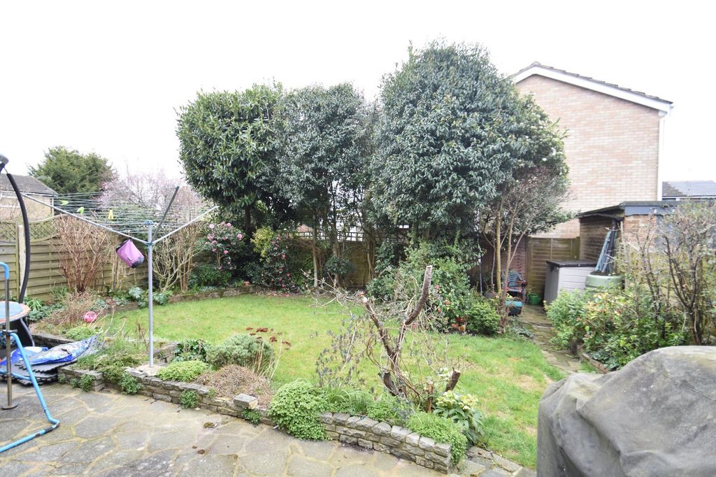 Property photo 2 of 11 Garden