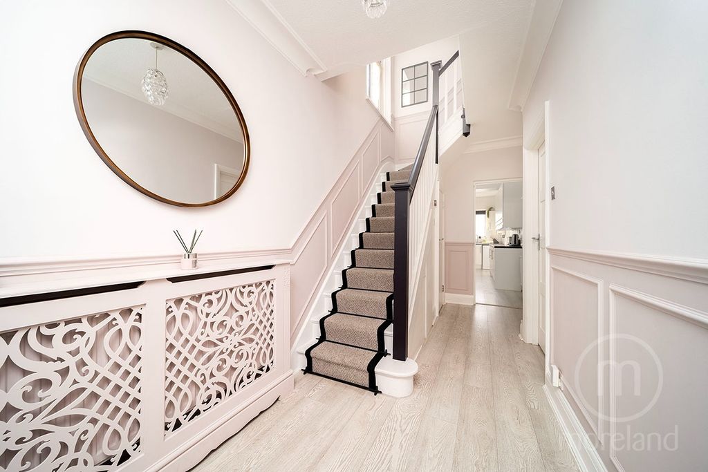 Property photo 2 of 16 5004743