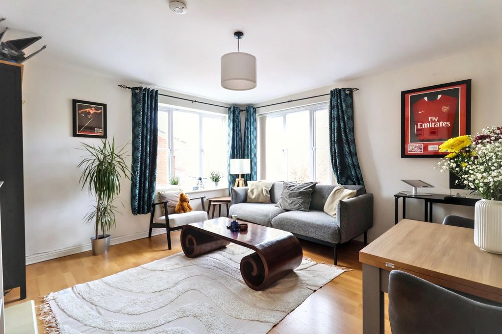 Property photo 2 of 19 Picture No. 01