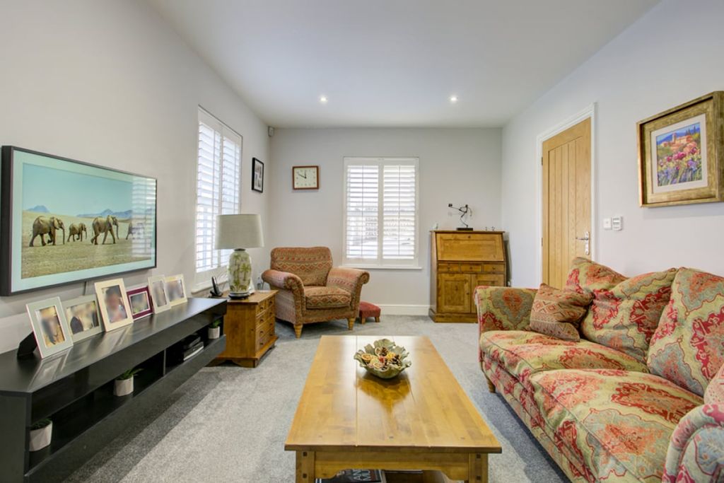 Property photo 3 of 16