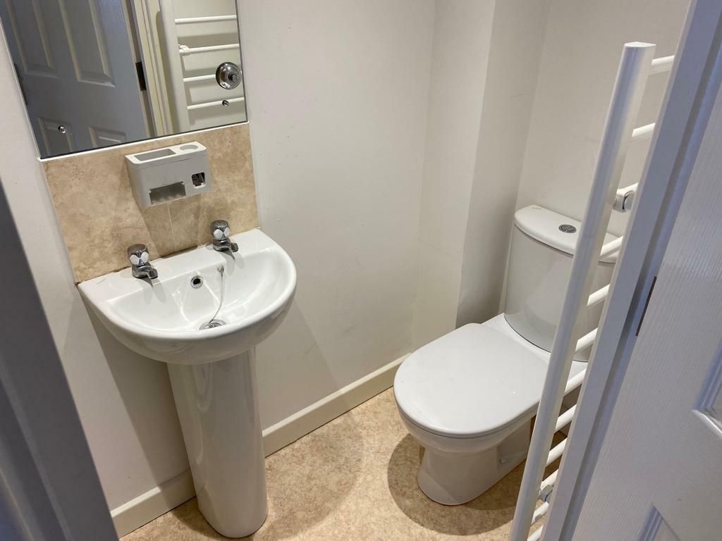 Property photo 2 of 4 Bathroom