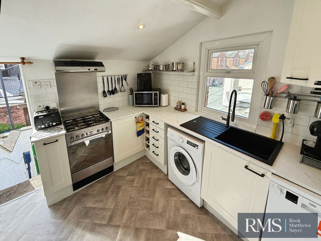 Property photo 3 of 7 Photo 4