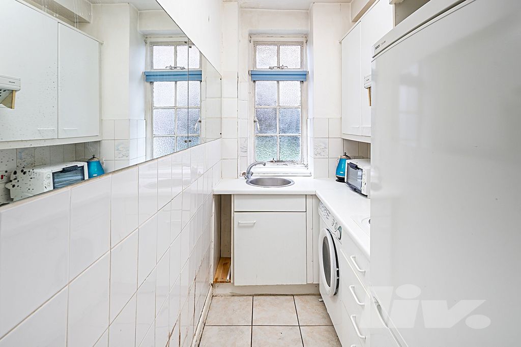 Property photo 3 of 8 Photo 2