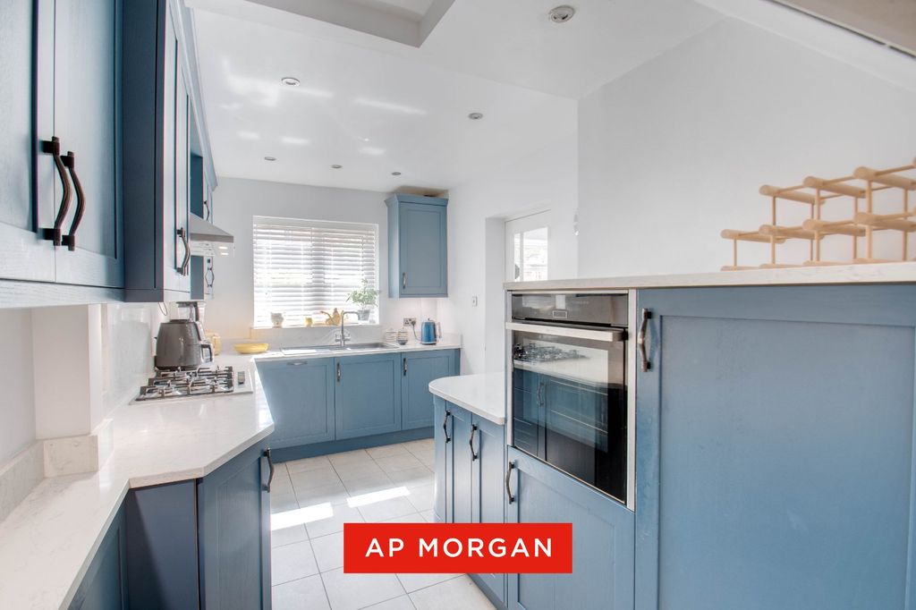 Property photo 3 of 22 Picture No. 14