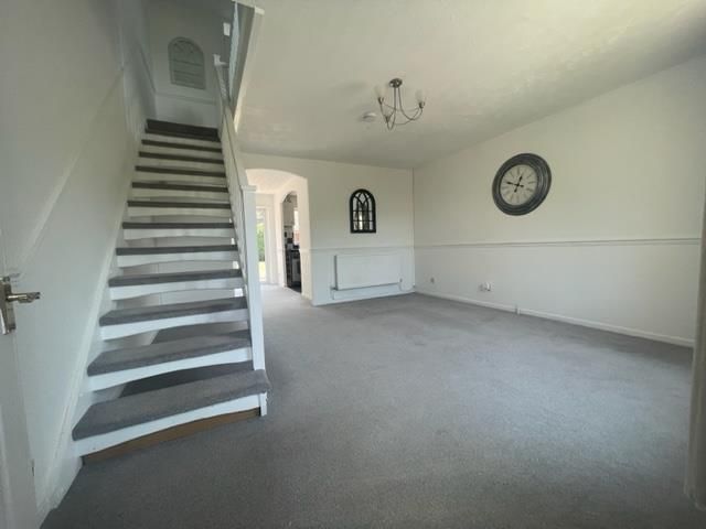 Property photo 3 of 18 Living Room