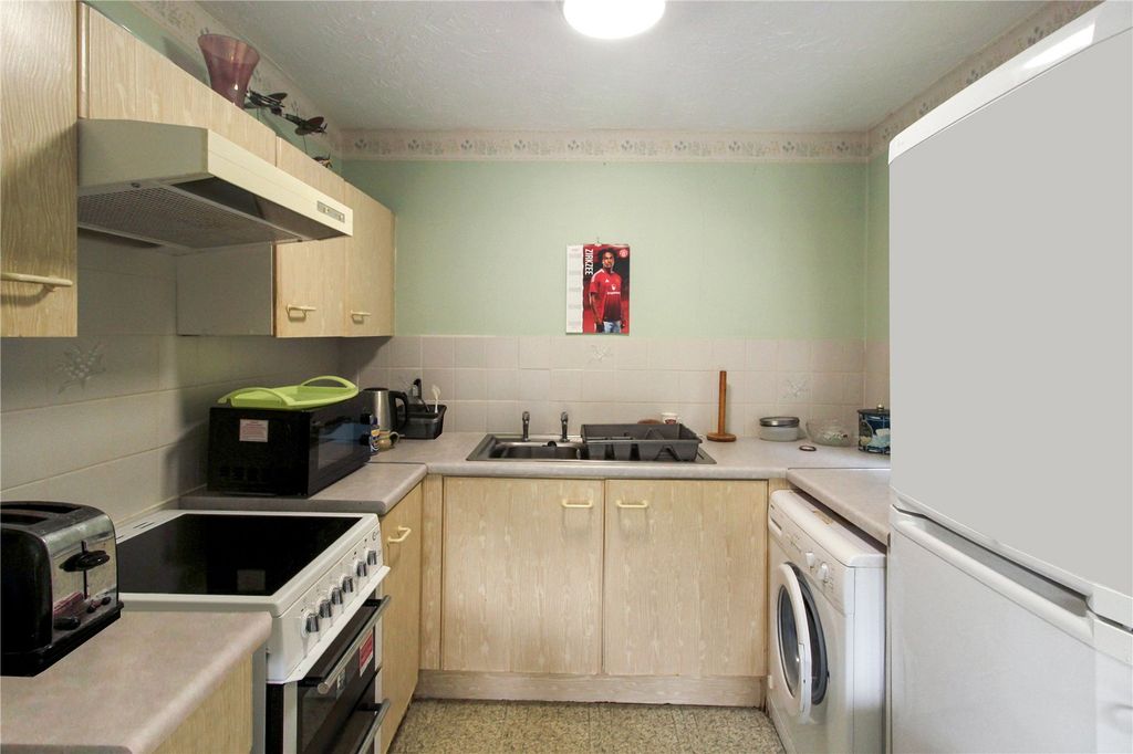 Property photo 3 of 8 Picture No. 04