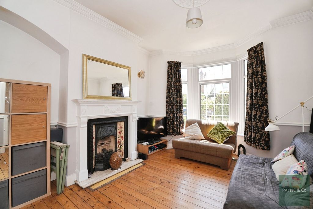 Property photo 3 of 16