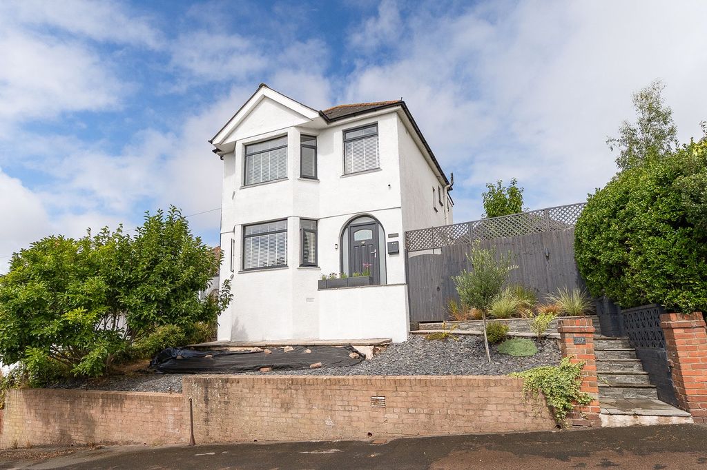 Property photo 1 of 25