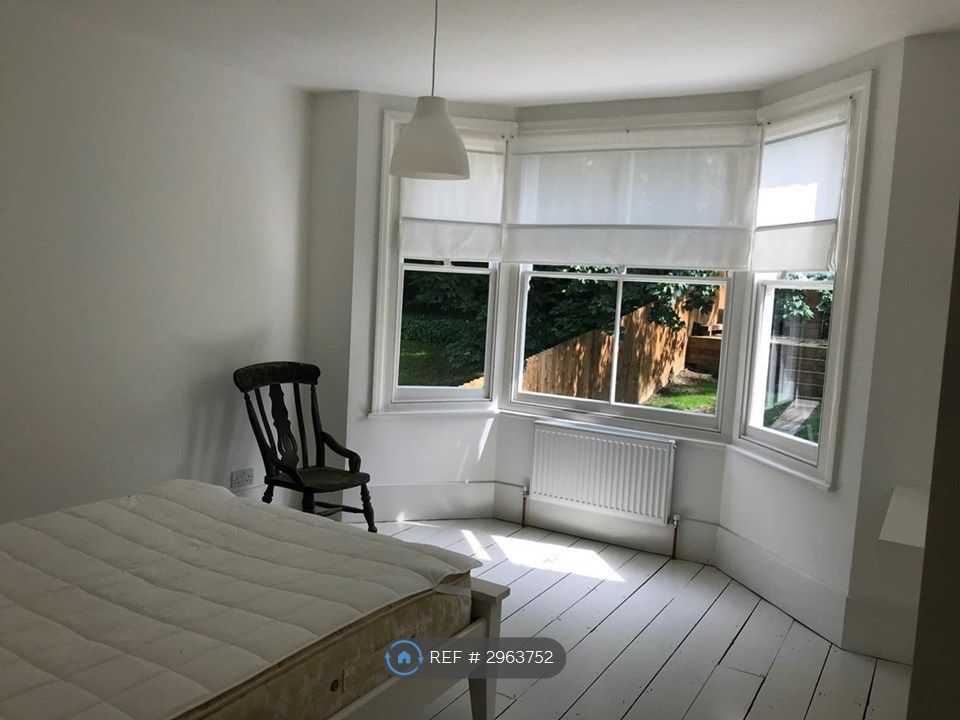 Property photo 2 of 11 Bedroom