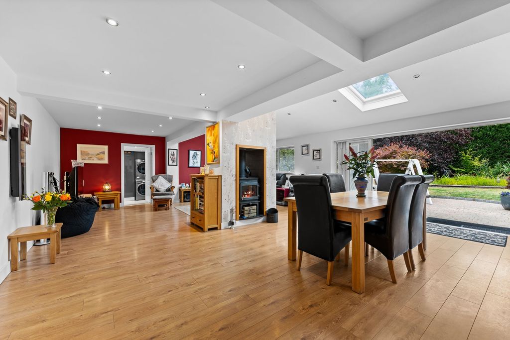 Property photo 2 of 50