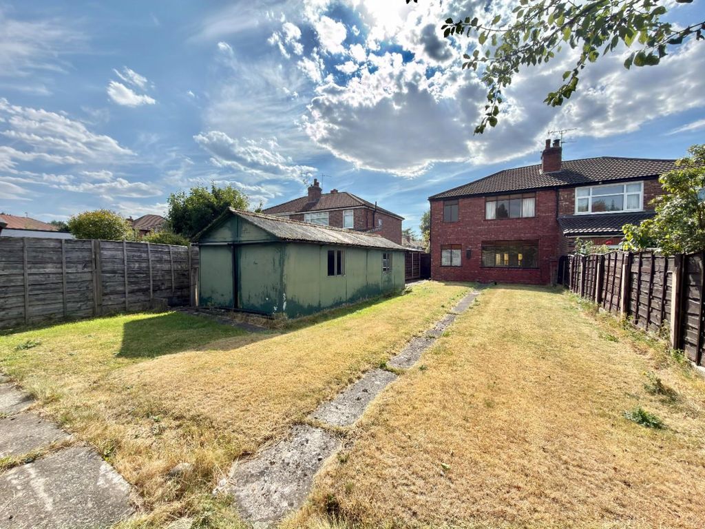 Property photo 2 of 20