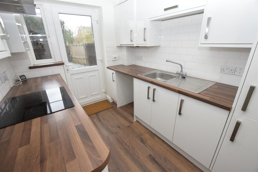Property photo 2 of 15 1897721