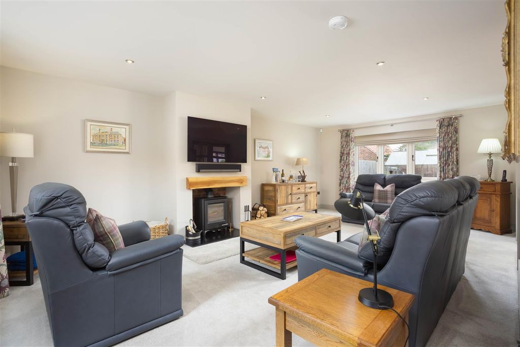 Property photo 3 of 20 00012.Jpg