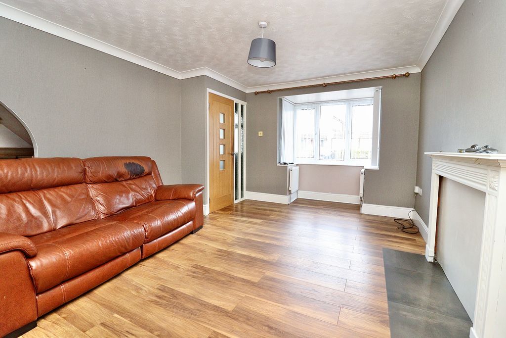 Property photo 3 of 17 Img_3203