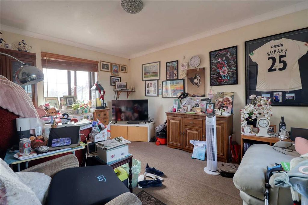 Property photo 2 of 4