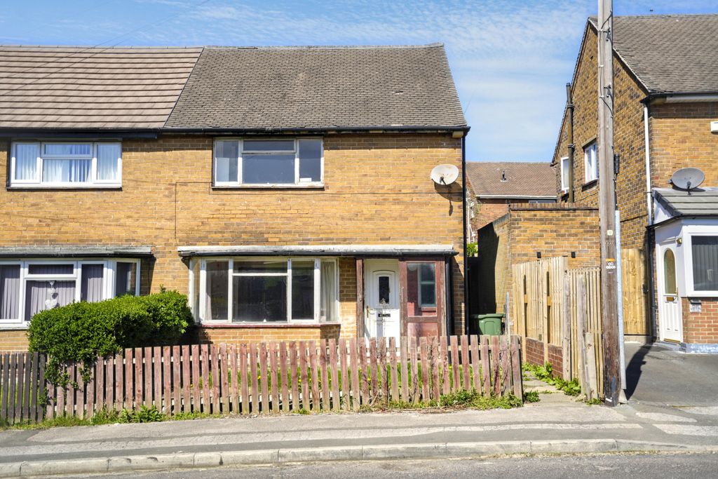 Property photo 1 of 14 23 Cedar Drive, Chickenley, Dewsbury, West Yorkshire, Wf12 8Nu