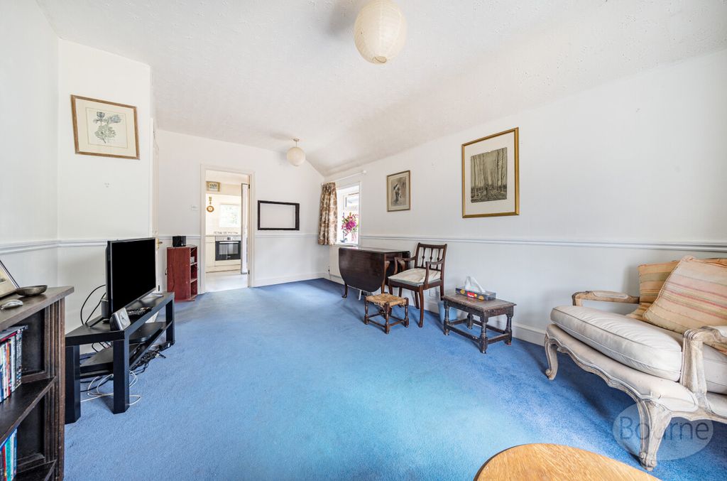 Property photo 2 of 18 70032A7c-3545-451...