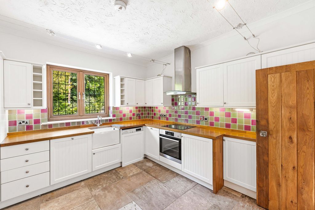 Property photo 3 of 14