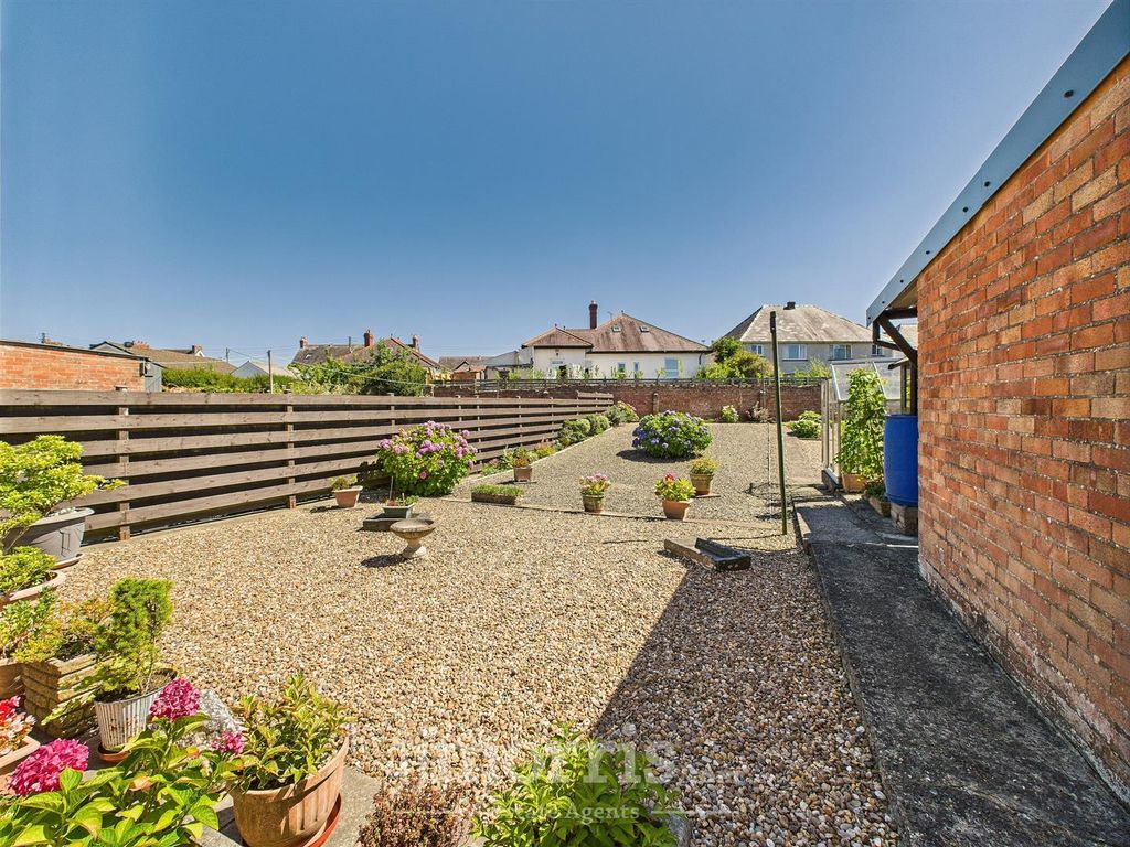Property photo 3 of 19 Cam05297G0-Pr0070-Still016.Jpg