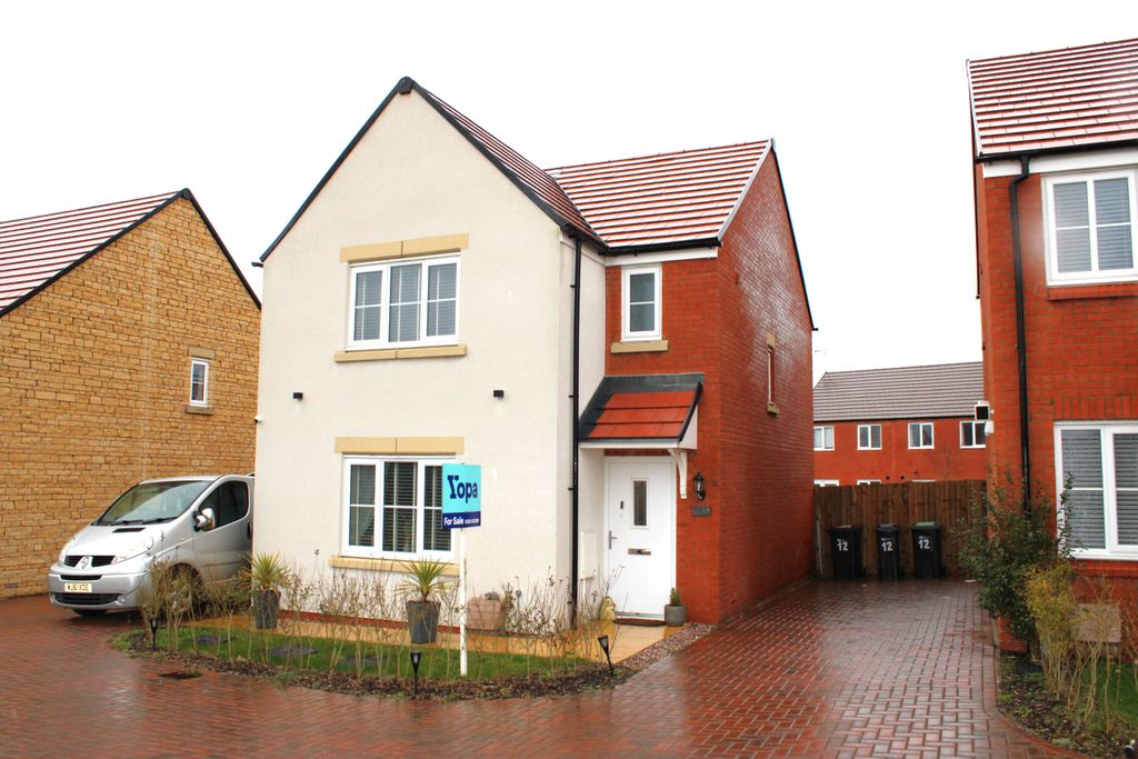 Property photo 1 of 15 Front