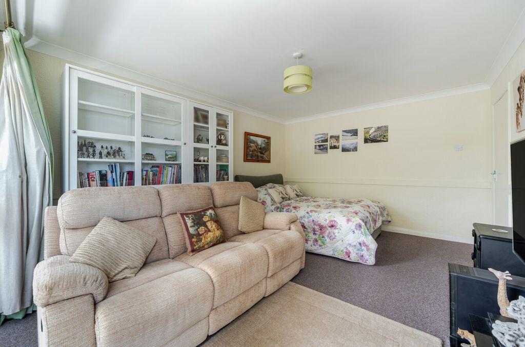 Property photo 2 of 14 1472923-25-6A22c4...