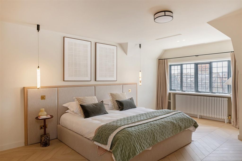 Property photo 2 of 21 Flat 5 Walton House Hi-18.Jpg