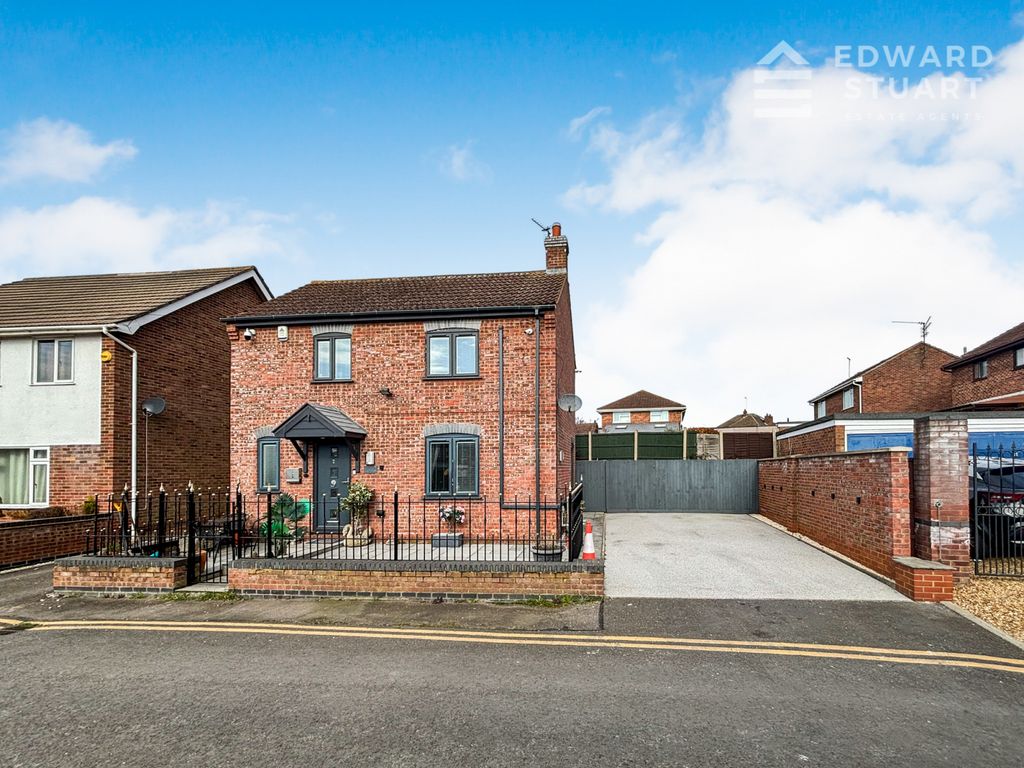 Property photo 1 of 15 2 Bedroom Detached
