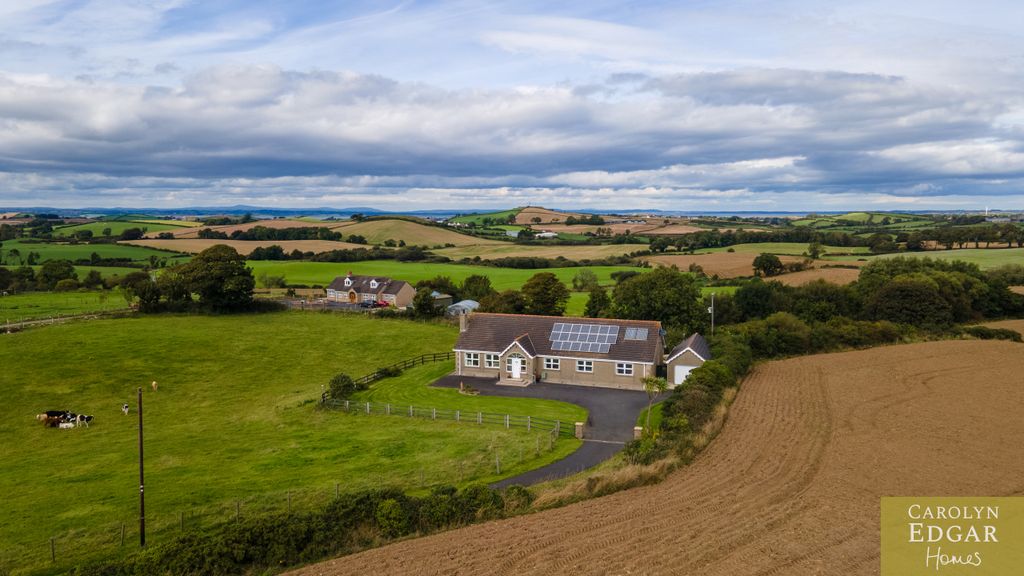 Property photo 1 of 55 001