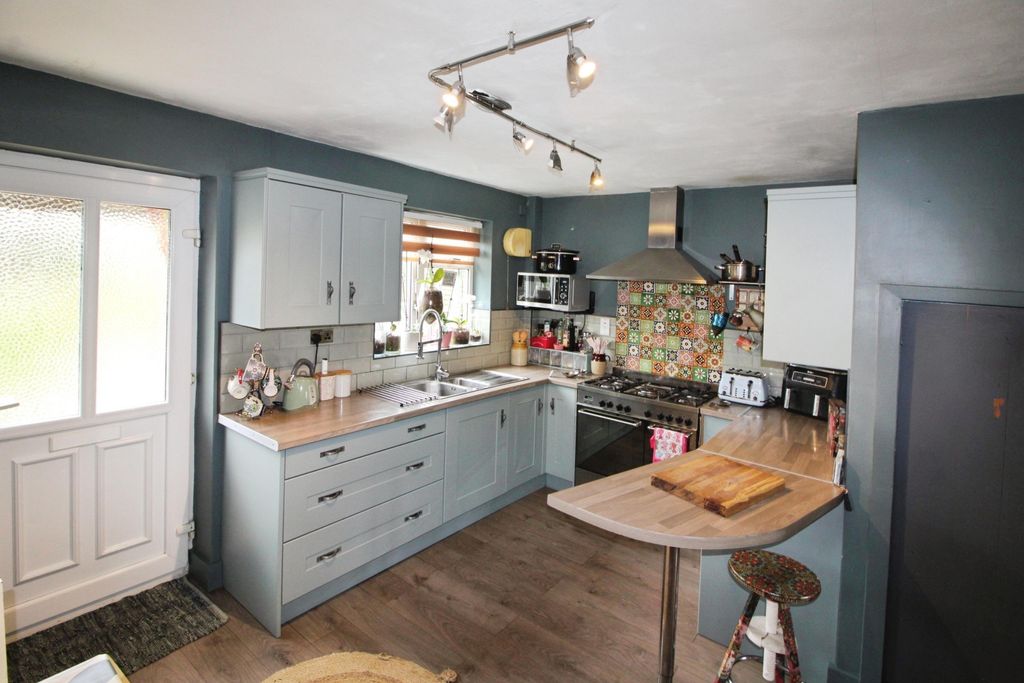 Property photo 2 of 27 Kitchen,