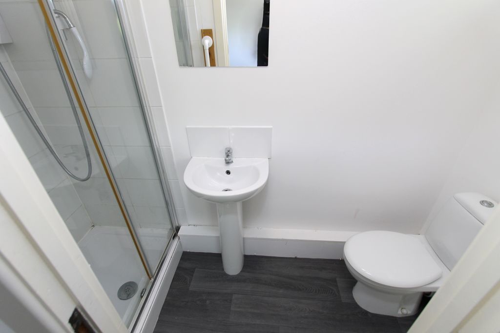 Property photo 3 of 6 Photo 5