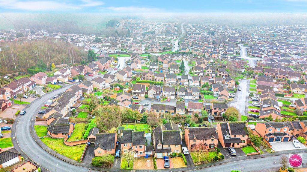 Property photo 2 of 36 Derwent Road, Brizlincote Valley, Burton Upon Tren