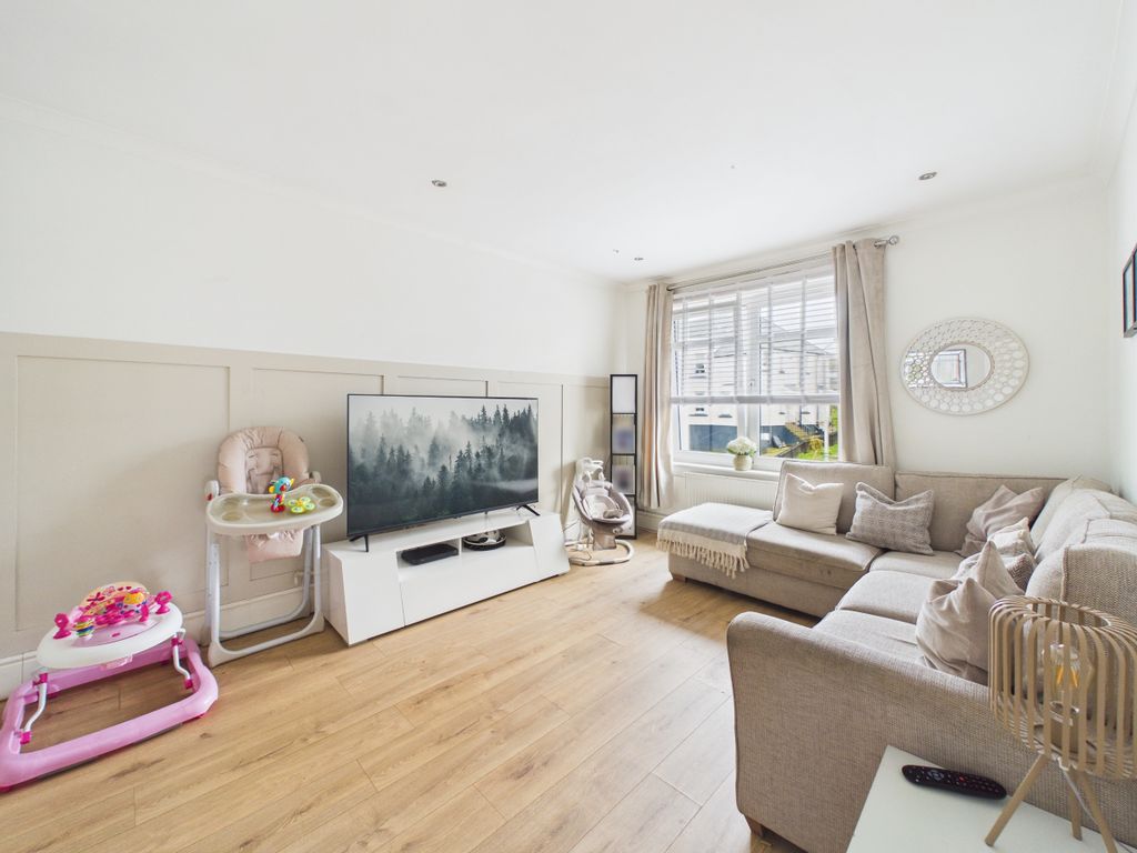 Property photo 2 of 23