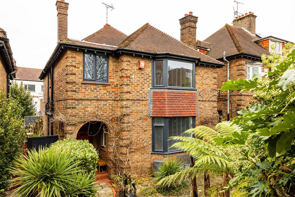 Property photo 1 of 23